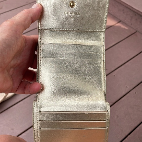 Chanel lucky charm double wallet. Gold, pre-loved - Picture 4 of 16